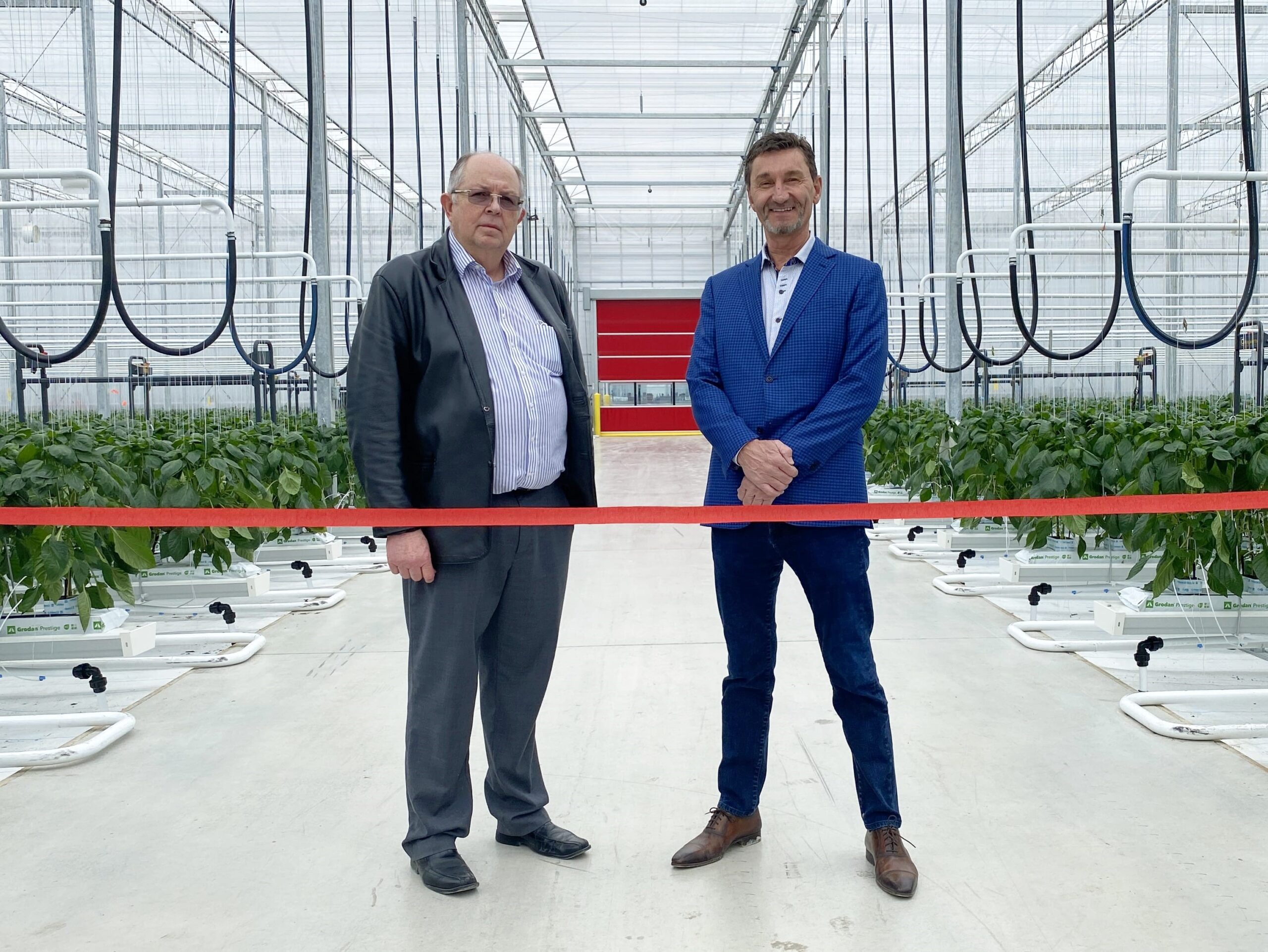 Pomas Farms Ribbon Cutting